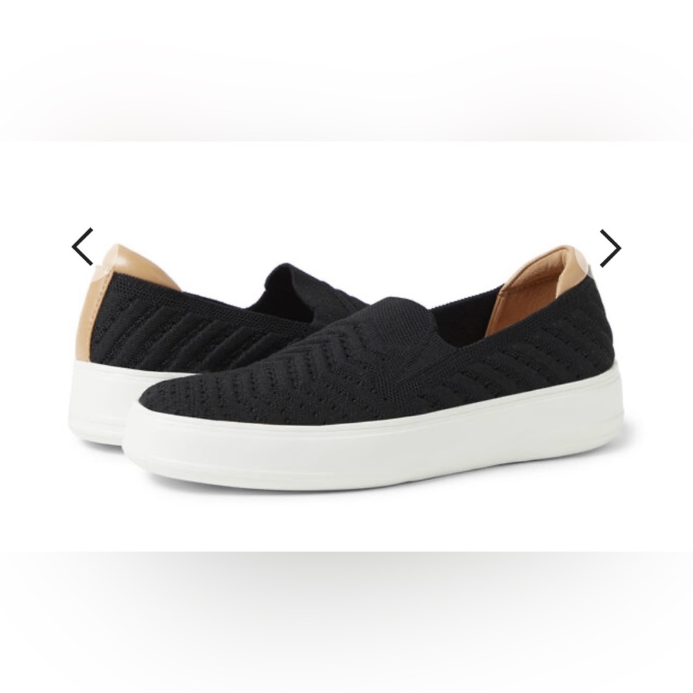 Slip on sneakers, black, size 6.5